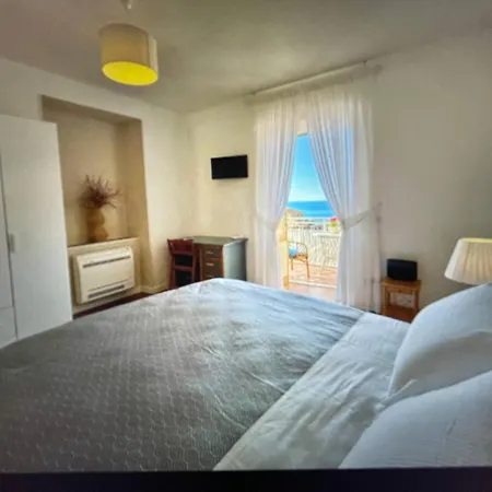 Casafilera Centro Storico Con Garage Privato Pizzo (Calabria)